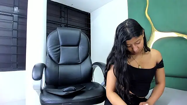 VaneLin18 online show from November 28, 3:23 pm