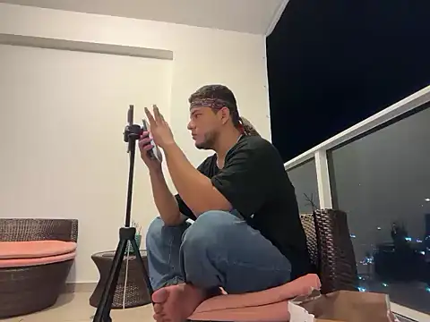 Snapshot of Malandralle chatting on February 6, 6:20 am Malandralle online show from February 6, 6:20 am