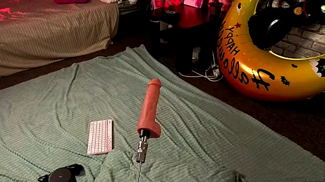 Snapshot of Frie_Moor chatting on October 26, 8:42 pm Frie Moor online show from October 26, 8:42 pm