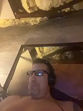 Snapshot of Manwhorxxlcock chatting on January 10, 11:05 am Manwhorxxlcock online show from January 10, 11:05 am