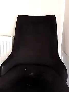 khaaleesiii online show from April 8, 8:38 am