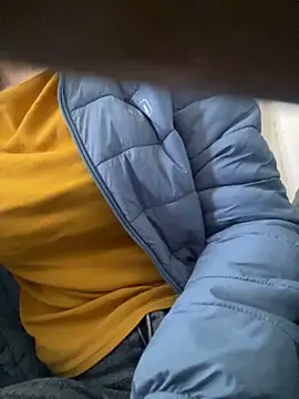 Snapshot of Tuongvy05 chatting on December 4, 7:29 am Tuongvy05 online show from December 4, 7:29 am