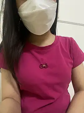 Snapshot of Tuongvy05 chatting on March 3, 11:24 pm Tuongvy05 online show from March 3, 11:24 pm