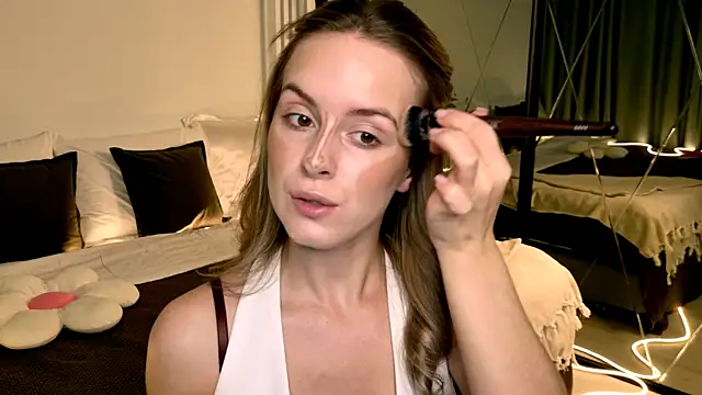 RozzitaBedberry online show from March 24, 11:10 am