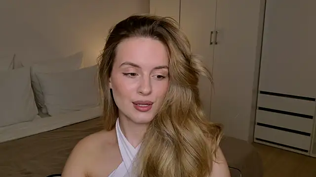 RozzitaBedberry online show from January 15, 3:26 pm