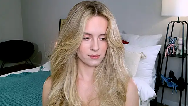 RozzitaBedberry online show from October 24, 2:05 pm