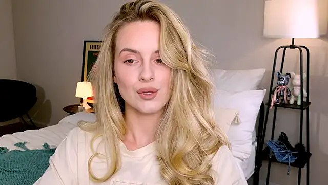 RozzitaBedberry online show from October 27, 2:18 pm