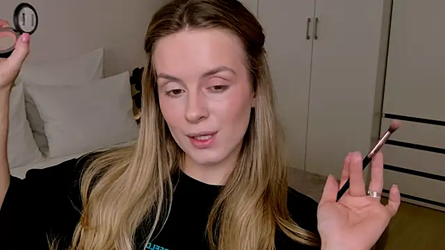 RozzitaBedberry online show from February 2, 5:01 pm