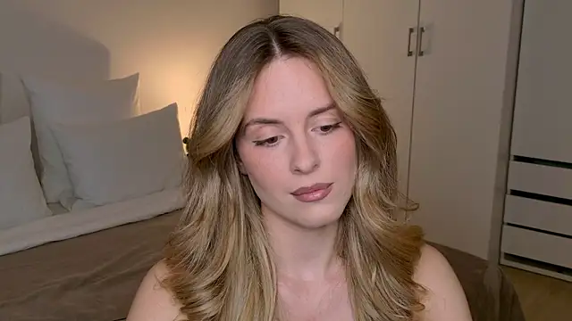 RozzitaBedberry online show from January 18, 1:14 pm