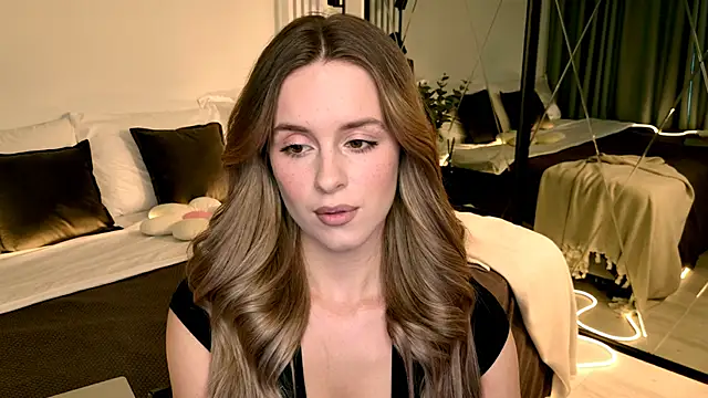 RozzitaBedberry online show from April 15, 1:04 pm