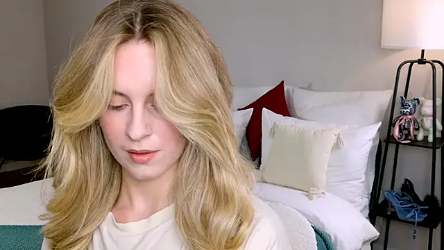 RozzitaBedberry online show from November 4, 2:21 pm