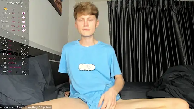 Snapshot of christian_di0r chatting on January 17, 2:50 pm christian di0r online show from January 17, 2:50 pm