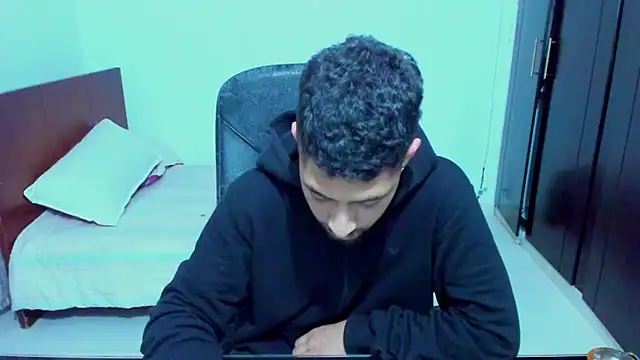 Snapshot of Chandler_ken chatting on February 3, 1:05 am Chandler ken online show from February 3, 1:05 am