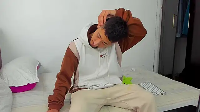 Snapshot of Chandler_ken chatting on February 5, 12:23 pm Chandler ken online show from February 5, 12:23 pm