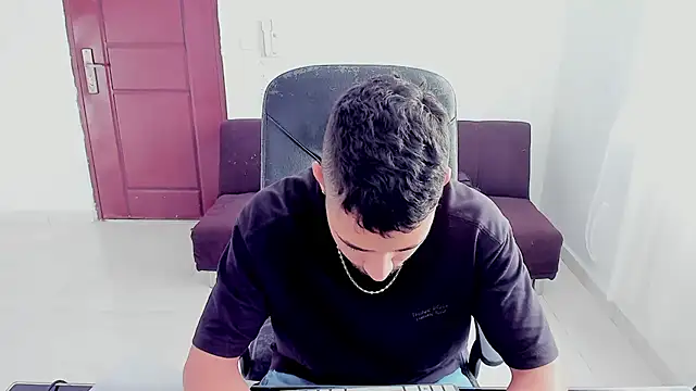 Snapshot of Chandler_ken chatting on February 14, 10:21 pm Chandler ken online show from February 14, 10:21 pm