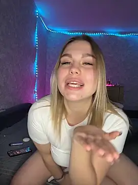 Evaaa Babiesss online show from December 21, 6:09 pm