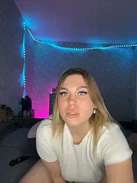 Evaaa Babiesss online show from February 24, 5:03 pm