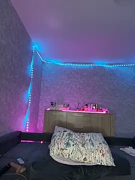 Evaaa Babiesss online show from December 3, 6:07 pm