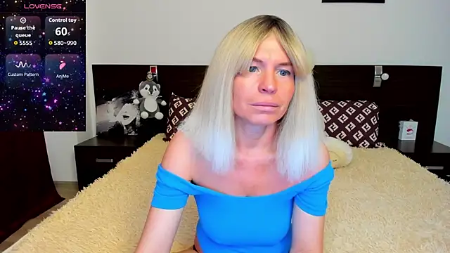 Hanna Becrett17 online show from May 31, 5:24 am
