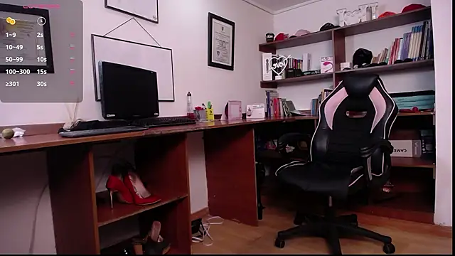 LiaTaylorr online show from March 11, 12:32 pm