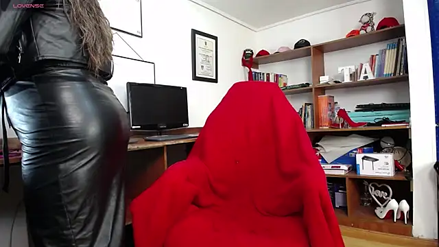 LiaTaylorr online show from September 20, 12:21 pm