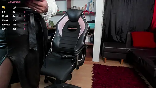 LiaTaylorr online show from February 14, 12:27 pm