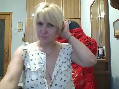 Snapshot of IrinaB1 chatting on June 17, 4:28 pm IrinaB1 online show from June 17, 4:28 pm