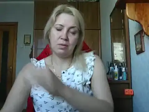 IrinaB1 online show from April 15, 7:25 am