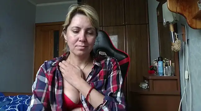 IrinaB1 online show from March 13, 1:50 pm