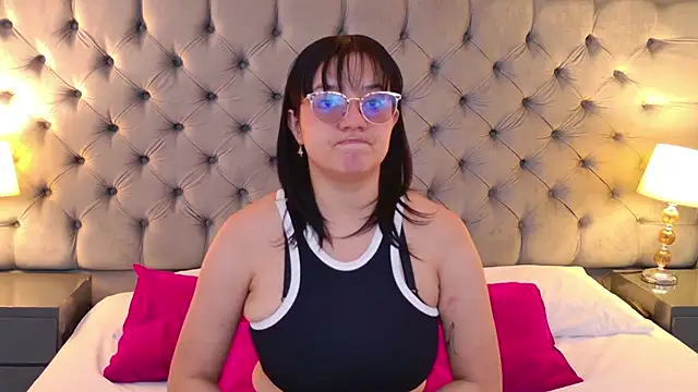 SamantaG online show from March 17, 1:36 pm