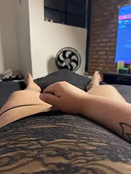 valenthottie online show from February 21, 11:07 pm