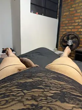 valenthottie online show from March 15, 10:06 pm