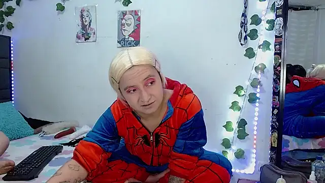 the lesbian game online show from October 22, 3:28 am