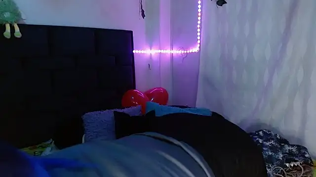 the lesbian game online show from February 17, 6:05 pm