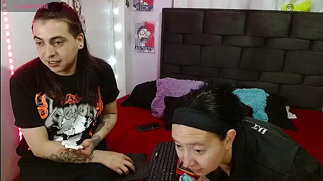 Snapshot of the_lesbian_game chatting on May 8, 5:06 pm the lesbian game online show from May 8, 5:06 pm