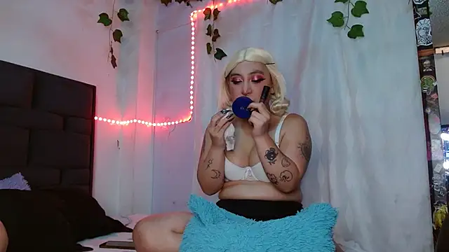 the lesbian game online show from February 14, 6:30 pm