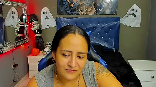 Snapshot of NikolPervertUnlimit chatting on October 22, 11:03 pm NikolPervertUnlimit online show from October 22, 11:03 pm