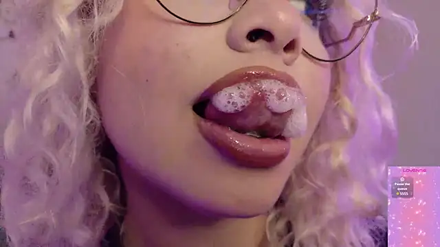 Haelycute online show from April 1, 12:24 am