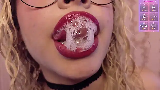 Haelycute online show from June 4, 2:16 am
