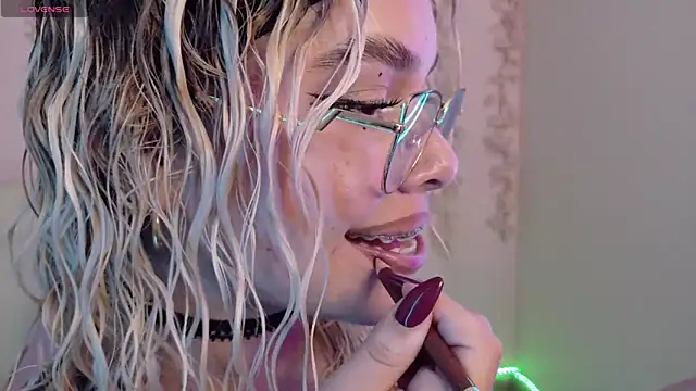 Haelycute online show from April 11, 12:29 am