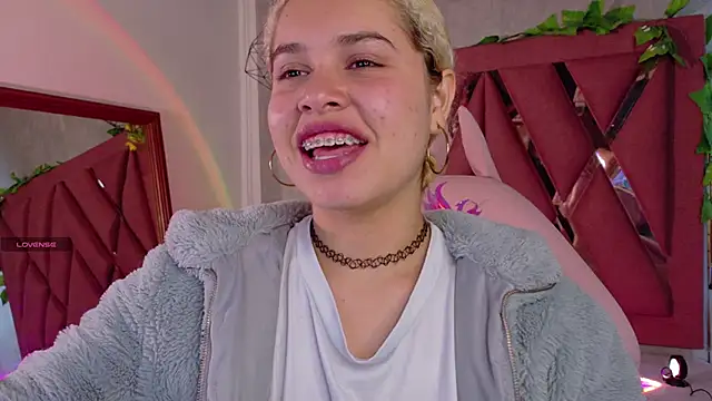 Haelycute online show from November 16, 11:59 am