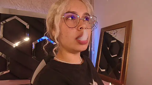 Haelycute online show from October 6, 12:56 am