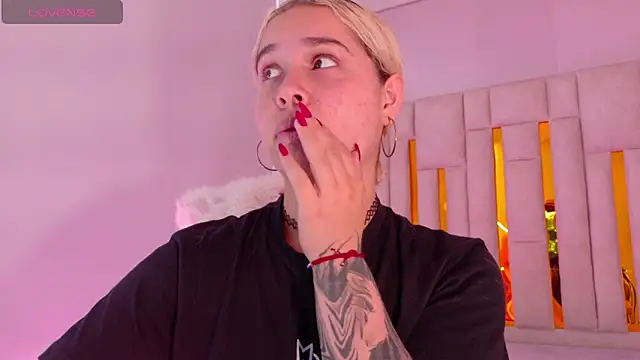 Haelycute online show from November 17, 7:18 pm