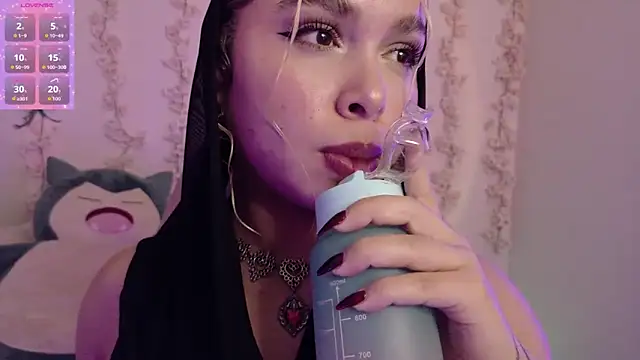 Haelycute online show from April 4, 1:01 am