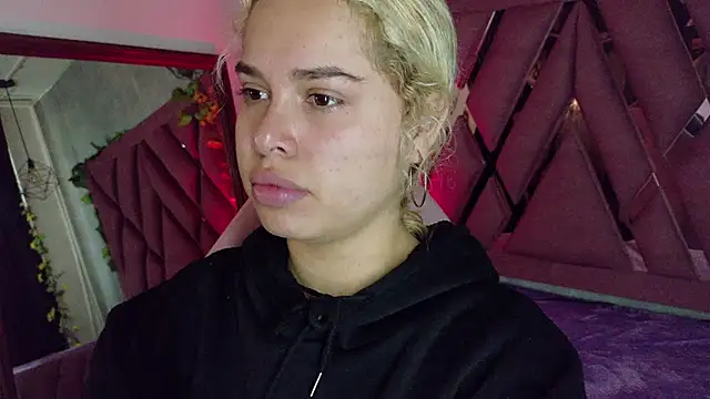 Haelycute online show from February 11, 12:16 pm