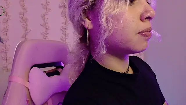 Haelycute online show from March 1, 8:53 pm