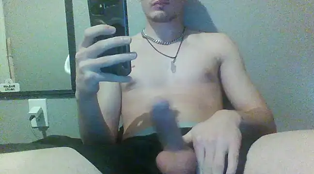 Snapshot of spvceman333 chatting on February 25, 3:09 am spvceman333 online show from February 25, 3:09 am