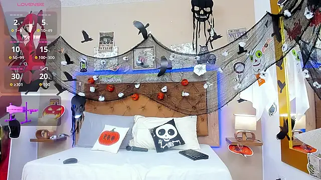 CristalLoren online show from October 25, 6:30 pm