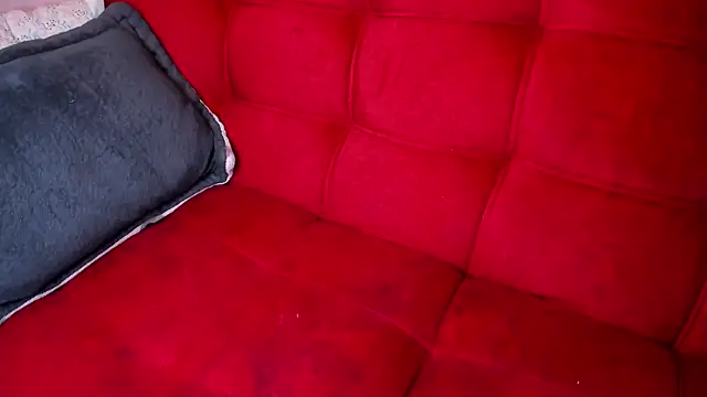 Snapshot of ohpetitemuse chatting on December 24, 5:13 pm ohpetitemuse online show from December 24, 5:13 pm