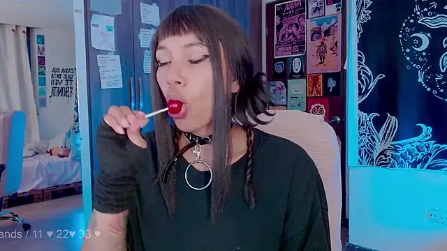 Snapshot of melissahowl chatting on October 8, 12:56 am melissahowl online show from October 8, 12:56 am